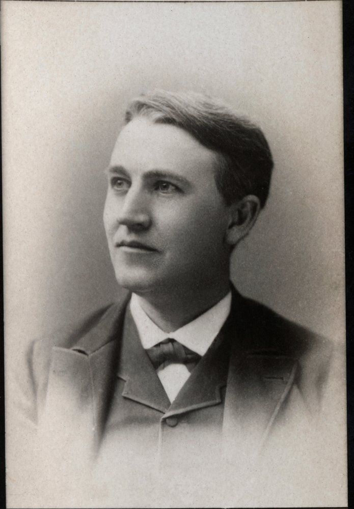 アメリカの物理学者、トーマス・エジソン（1847-1931）の肖像。